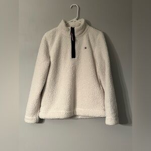 Tommy Hilfiger woman’s Sherpa pullover with pockets. Size medium. Color- white